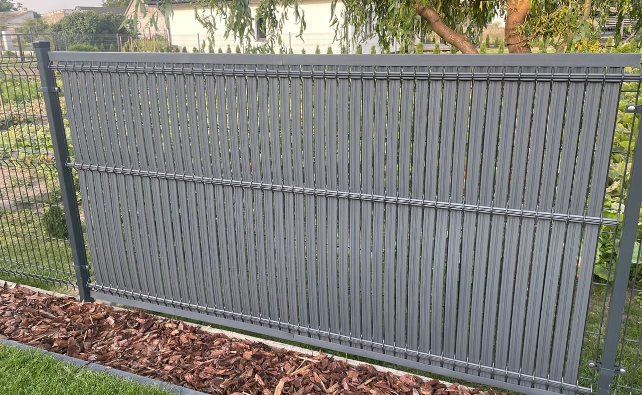 Realizacja ogrodzenia - Szary