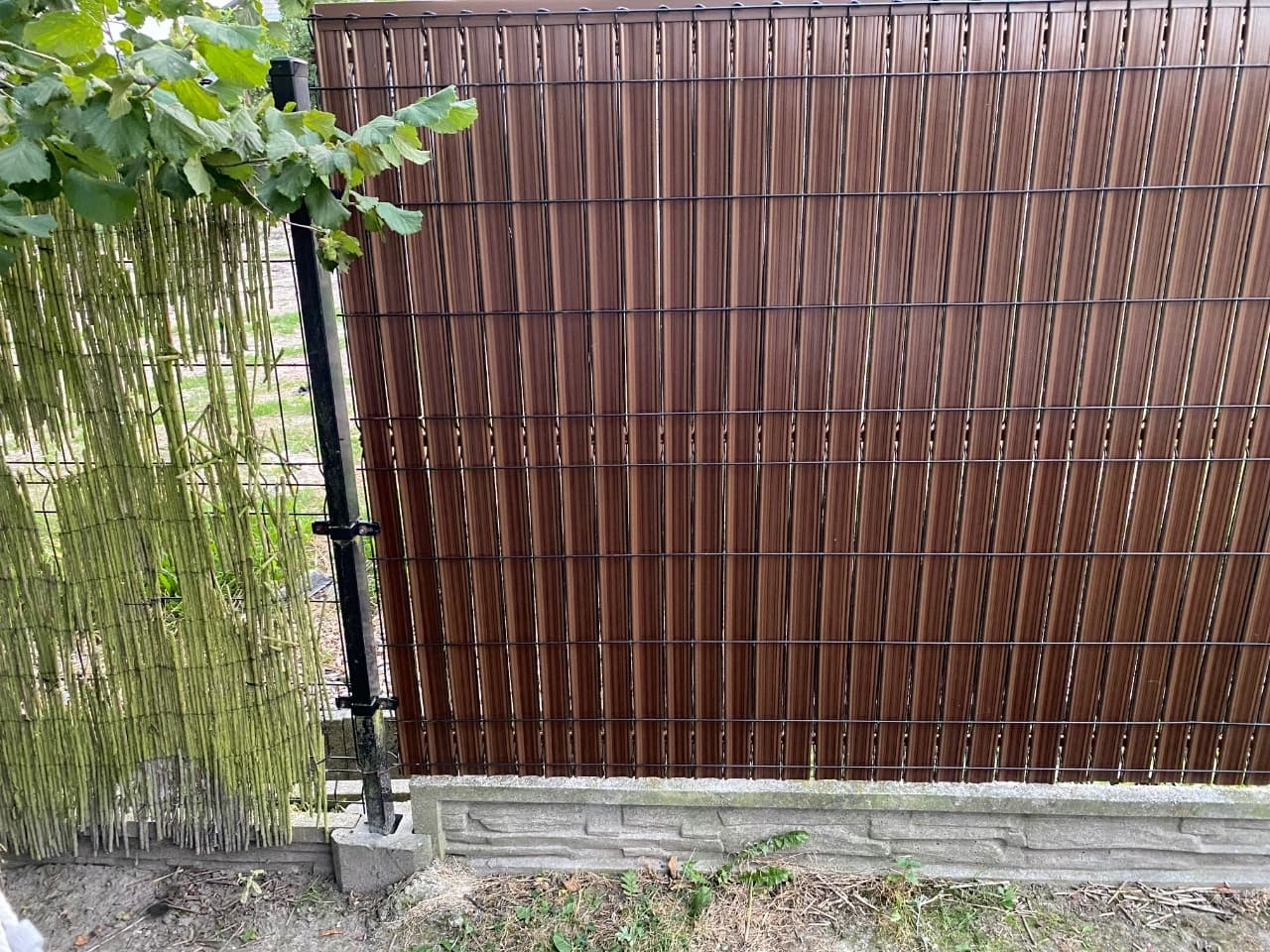 Realizacja ogrodzenia - Ciemnobrązowy