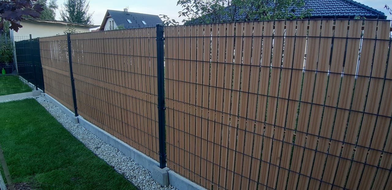 Realizacja ogrodzenia - Jasnobrązowy