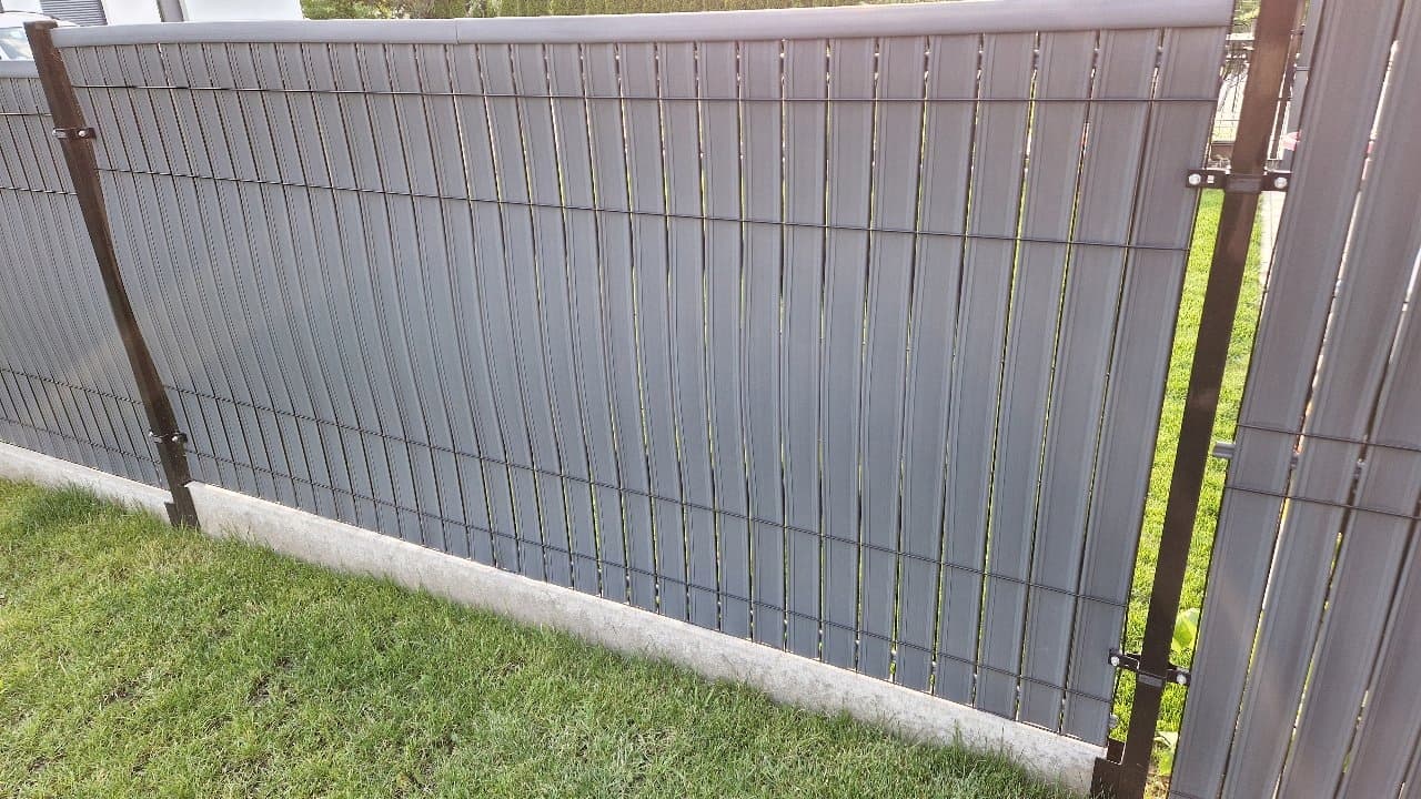 Realizacja ogrodzenia - Szary