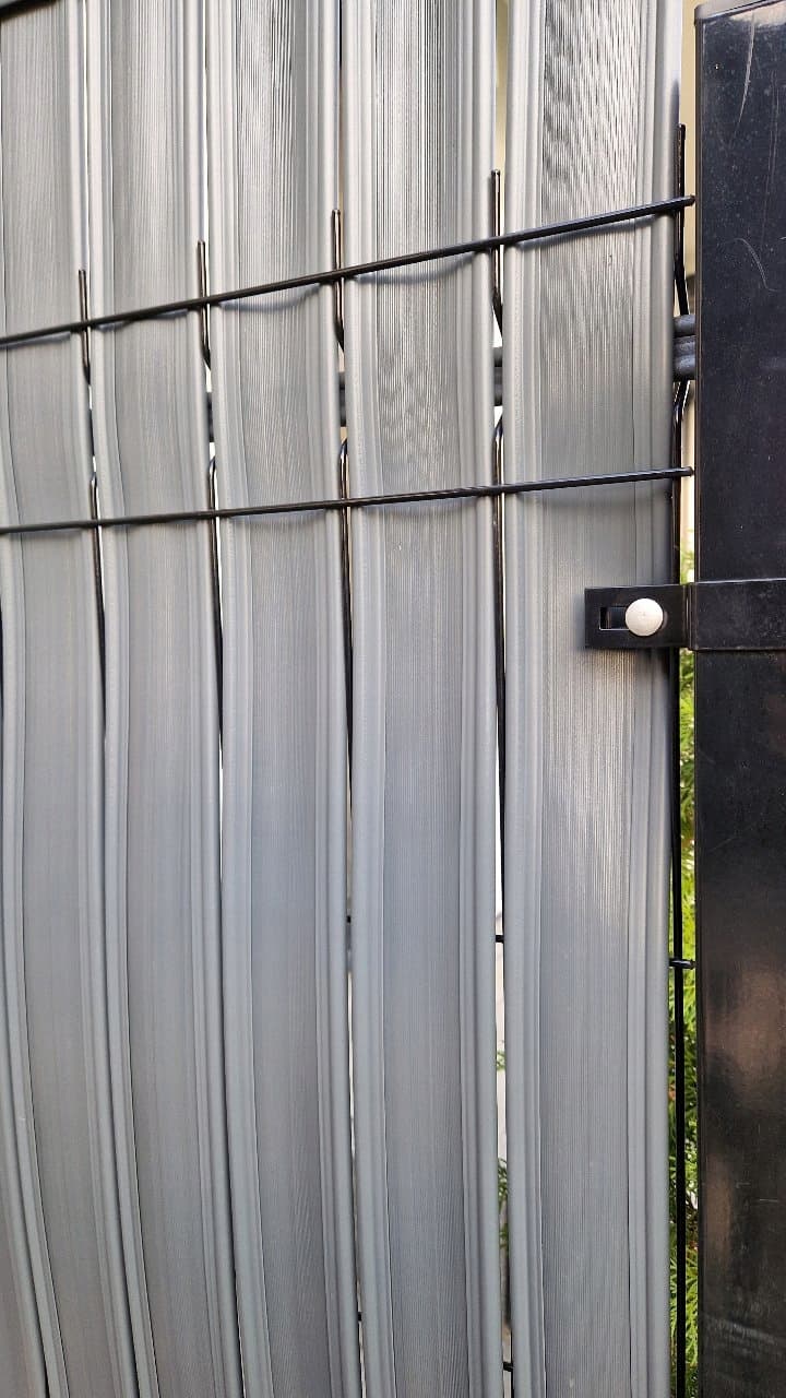 Realizacja ogrodzenia - Szary