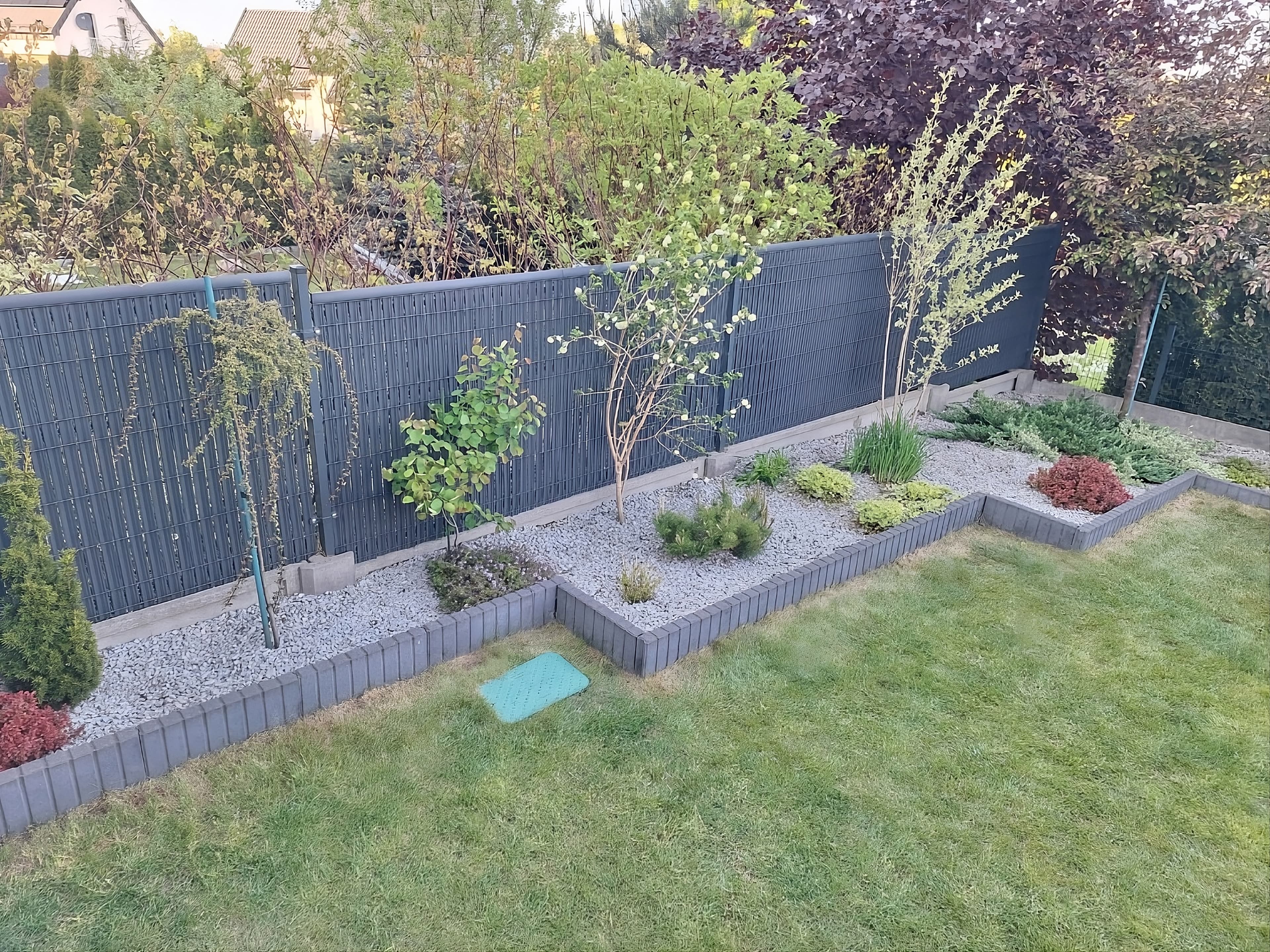 Listwy ogrodzeniowe – stylowe ogrodzenie